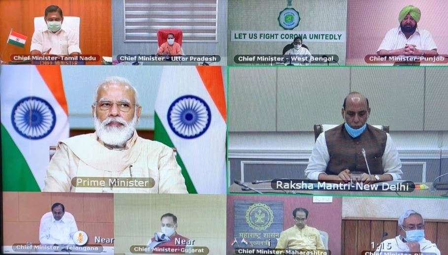 PM holds meeting with CMs of six States to review the flood situation