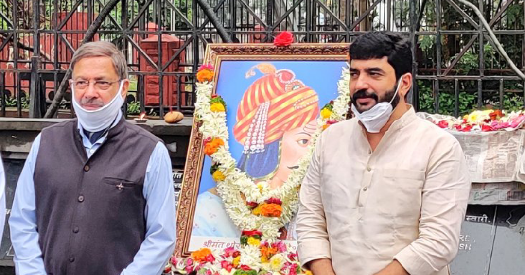 Pune Mayor Mohol Murlidhar paying tributes to Bajirao Peshwa 1 on his 321st Jayanti at Shaniwar Wada.