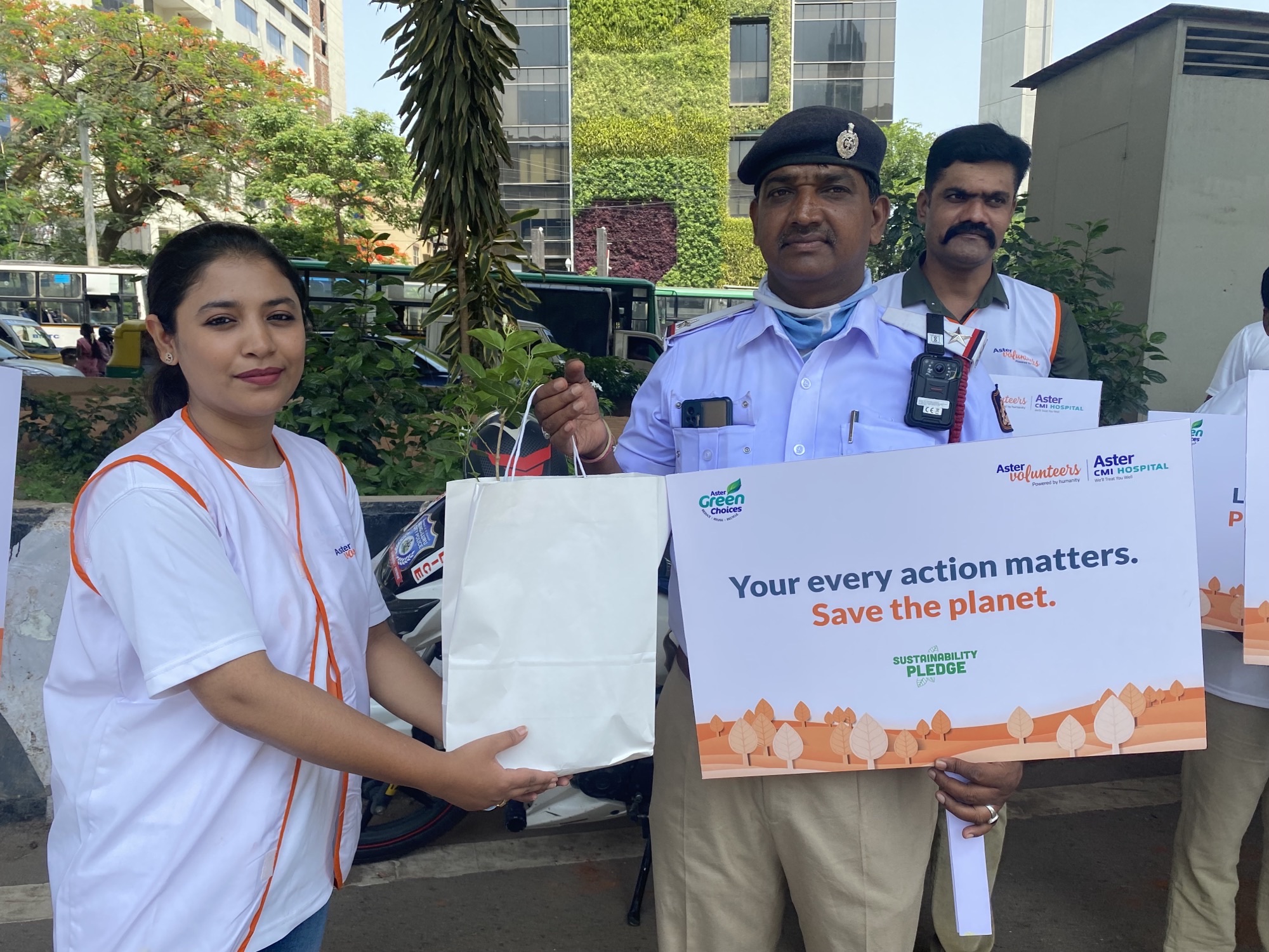 Bengaluru 's Aster Hospitals celebrate World Environment day with Traffic Police Personnel ...  